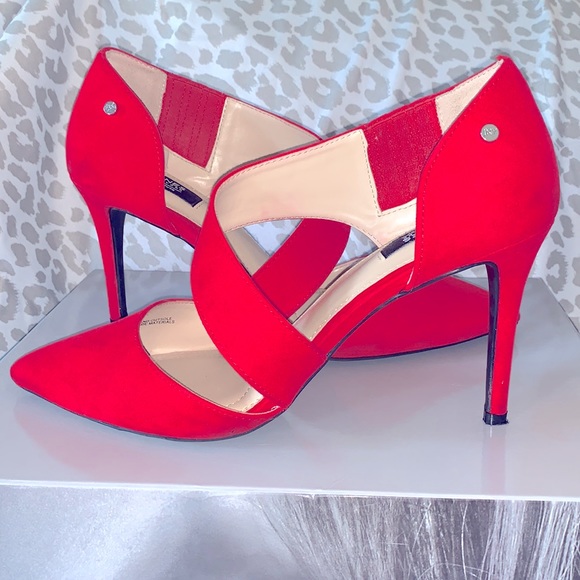 Jones New York Signature Beautiful Red Heels - Picture 3 of 7